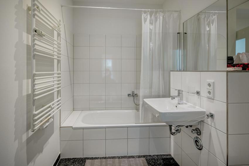 Cozy Modern Apartment With Garden In The Center Next To Oktoberfest Munich Exterior photo